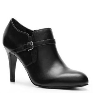 Nine West Metra Women’s Black Leather Ankle Bootie Size 9M